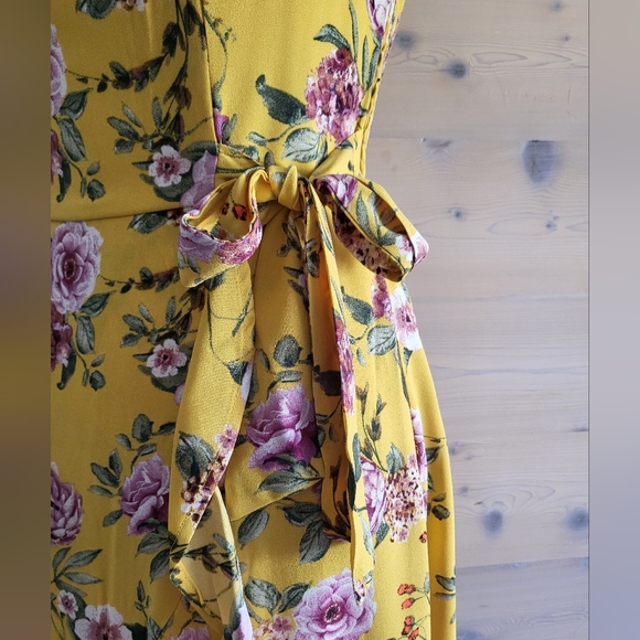 NWOT Xhileration Mock Wrap Floral Mini Dress size XS - Picture 3 of 7
